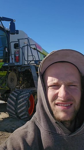 Explore the Claas Lexion 8900 Combine Harvester