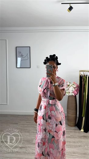 𝗗𝗶𝘃𝗮_𝗹𝘂𝘅𝗲𝗰𝗼𝗹𝗹𝗲𝗰𝘁𝗶𝗼𝗻𝘀|𝗖𝗹𝗼𝘁𝗵𝗲𝘀|𝗟𝗶𝗻𝗴𝗲𝗿𝗶𝗲|𝗕𝗮𝗴𝘀 on Instagram: "Name: Blossom - Price: 850 - Sizes: 8-14 - Perfect for 🌸 Garden weddings or bridal showers 🌸 Sunday brunch at a fancy café 🌸 Champagne teas & high society events 🌸 Destination photo shoots in nature 🌸 Museum dates or art fair strolls 🌸 Soft life vacations with pink sunsets 🌸 Stylish church guest looks 🌸 Birthday outfit for the “flower child” Queen — DRS37 The same day delivery"