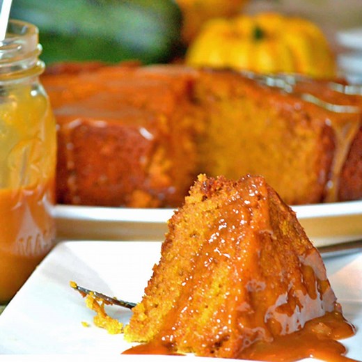 Slow Cooker Sticky Caramel Pumpkin Cake