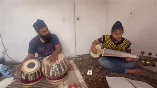 Very talented 10 years small boy playing sarod #follow #like #tabla #tablaplayer #reelsinstagram #ustad #reels #trending #music #likesforlike #viralreels | Jonty Musical Kendra