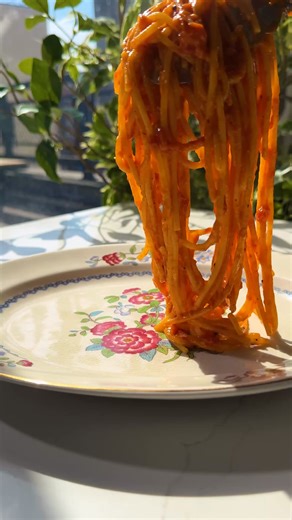 6.6K views · 25 reactions | ALPHABETTI EP. 1: cRiSpY SMOKY BACON & TOMATO SPAGHETTI 肋燎 Authentic? No. Delicious? Obviously. Recipe in our bio! New episodes dropping every Wednesday. Any guesses for B?  #simplepasta #bacontomatopasta #tomatopasta | Twisted Explore | Facebook