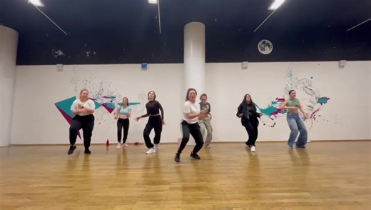 💙 K-pop s Hayley 💚 Každé úterý pro mírně pokročilé a každou středu pro začátečníky 🥰: https://1url.cz/CuaA4 | Centrum Tance