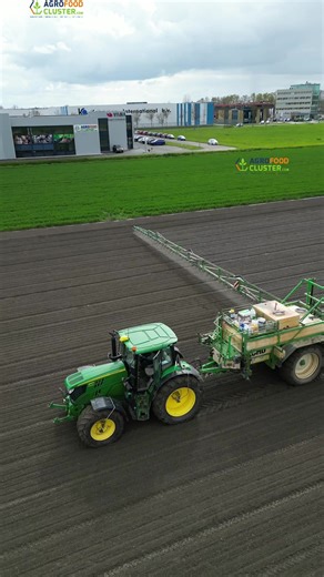 Powerful Sprayer for Agriculture: John Deere Fertilizer Application