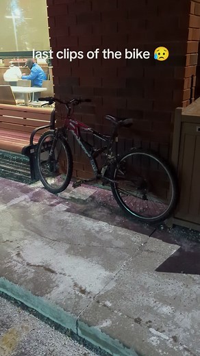 got some parts to make this thing rideable again #bmx #hyper #blowup #cleanestbike #viral #fyp #follow #trend #mountainbikes #fullsuspension #enduro #santacruz #bikerates #downhill #se #like #mtb #police #timhortons