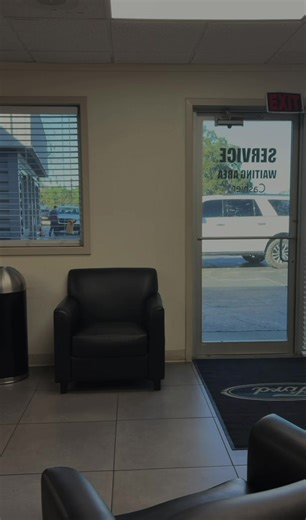 Same service. Way better waiting room. Ford Mobile service 🚐