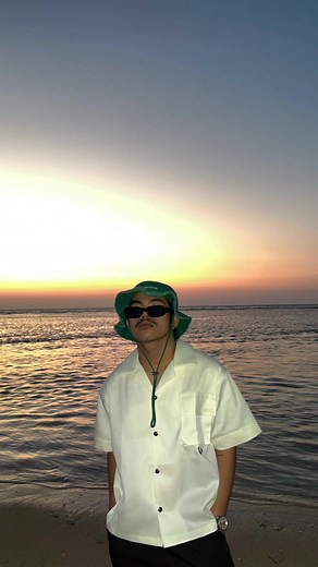 Ultimate Beach Sunset Photoshoot Tips for Men