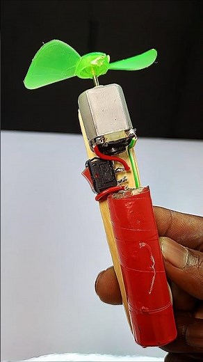 Homemade Portable AC? ❄️ Easy DIY Mini Fan Hack! #LifeHacks