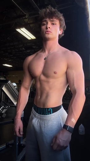 Young Muscle Guy Posing (cody lifts07) #motivation #aestheic #fitnessinspiration #posing #aesthetic