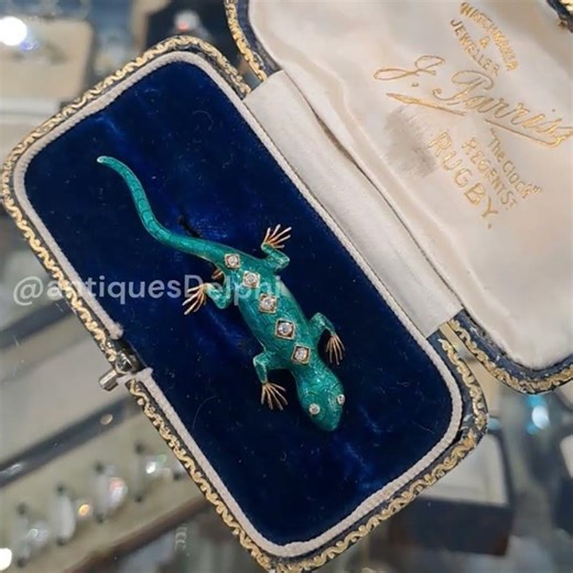 #021 WM125 Feel good fancy French lizard brooch, enamel and diamonds