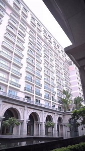 With Kanjeevaram silks, jewellery and the scent of mogra in the air, conversations around craft and wedding couture took centre stage at an evening hosted by Rochelle Pinto (@rochelle.pinto), Head of Editorial Content in Chennai. The gathering set the tone for what’s to come at the Vogue Wedding Atelier presented by HSBC, taking place from August 8–10 at The Taj Palace New Delhi. Register at the link in bio. @hsbc_in @audiin #Dewars #DewarsXperiences Gifting partner: Nicobar (@nicojournal) Hospi