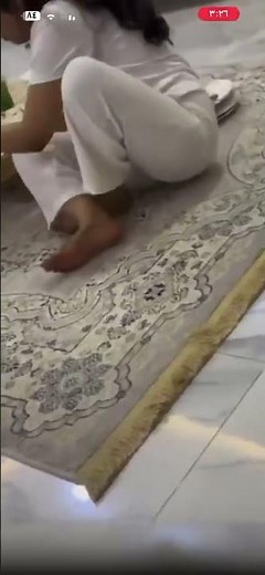 ديوث يصور اخته