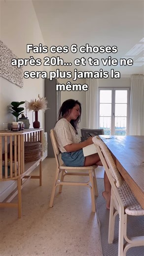 Mélissa | Ancienne salariée à Entrepreneuse on Instagram: "1. Le jeûne de stimulation mentale Inspiré de Nietzsche « Il faut porter encore en soi un chaos pour enfanter une étoile dansante. » Exercice : après 20h, aucun contenu (vidéo, musique, podcast). Juste toi et le silence. Le chaos n’est pas un problème, c’est une matrice. 2. L’inventaire de vérité brutale Inspiré de Jordan Peterson Exercice : écris une réponse honnête à cette question : “Qu’est-ce que je fais chaque jour qui rend ma vie p