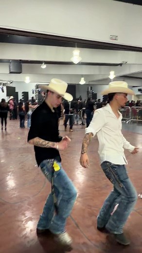 Vaqueritos Tribales: Baile y Vestimenta Vaquera
