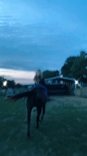 Maybe not the fastest;) #mirandalambert #eveningride #countrymusic