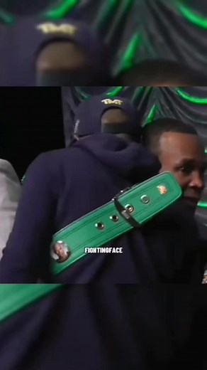 Mike Tyson Pranks Floyd Mayweather! 😂