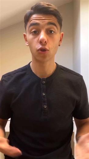 Daniel G | Atleta & Fisio on Instagram: "🏃‍♂️ Durante años, Kenia y Etiopía dominaron el running mundial. Pero algo está cambiando… En silencio, Uganda está formando corredores más fuertes, más estables y mentalmente inquebrantables. No usan más tecnología. No entrenan más horas. No hacen nada espectacular. Solo aplican un sistema simple, duro y tremendamente efectivo. Y sí, hay partes que tú también puedes aplicar. Incluso sin vivir en altura. 💬 Comenta “UGANDA” y te envío el vídeo completo. 