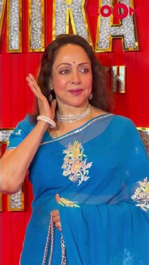 Hema Malini POSES patiently for tha Paps at Mika Singh's birthday bash #shorts #hemamalini