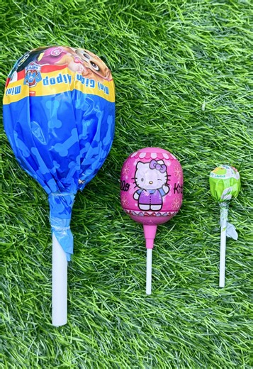 Giant Lollipop vs Smaller Lollipop ASMR Comparison