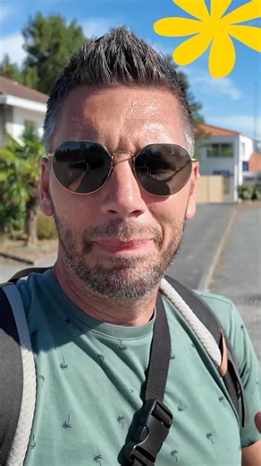 ⛺ Plongez dans les coulisses de la vie en camping avec nous ! Cet été, suivez Charly, notre animateur plein d'énergie, dans son quotidien entre activités, surprises et éclats de rire ! 🎉 👉 Ce teaser est juste un avant-goût... 📲 Le 1er épisode complet vous attend dès maintenant en story à la une Instagram ! Et chaque semaine, un nouvel épisode pour savourer l'idée ensemble ! 💛 Flower Camping L'Escale du Perthuis #FlowerCampings #MiniSérieFlower #Camping #Vacances #Famille | Flower Campings