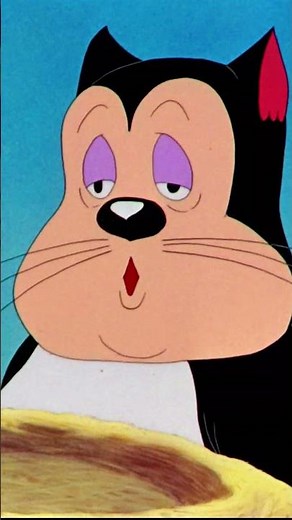 Looney Tunes First Ever "I Tawt I Taw a Puddy Tat!" From 1942 | Classic Cartoons