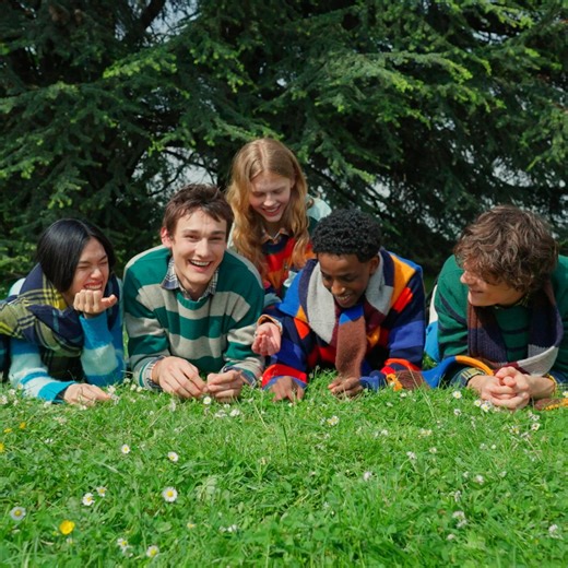 A new season in colors. Discover the FW24 collection. #Benetton benetton.ly/APopTheoryOfFashion | UNITED COLORS OF BENETTON