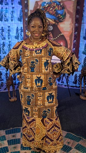 12 reactions | Sia Sia welcomes 2 great women to the hot seat....