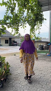 143K views · 3.9K reactions | Sketsa Komedi Sunda "meunang hadiah" #sundalucu #bodorsunda #sketsakomedi | IncuumiwReal | Facebook