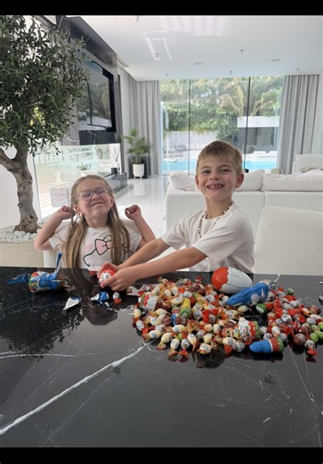 HAPPY EASTER 🐣🐰 Quand je les vois partager comme ça, je suis tellement fière d'eux. ♥️