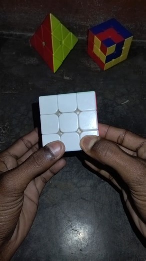 How to make a Rubik's cube solve in magic trick 😱🤯😳🪄 #viral #trending #shortvideo