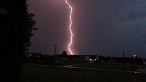 Check this lightning in super slow motion! | UNILAD Tech