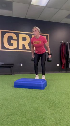 This session is built around how athletes produce, absorb, and redirect force. We train fast force production for speed and explosiveness, starting strength to create power from zero momentum, and asymmetric loading to improve real-world force transfer. We intentionally load the eccentric side to build braking capacity and tissue resilience, then challenge non-reactive power so athletes can produce force without relying on balance. 🥇#sports #athlete #training #fyp #fitness