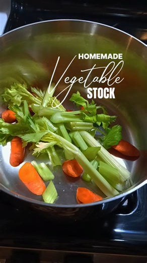 From Vegetable Scraps to Vegetable Stock #vegetablestock#stopfoodwaste