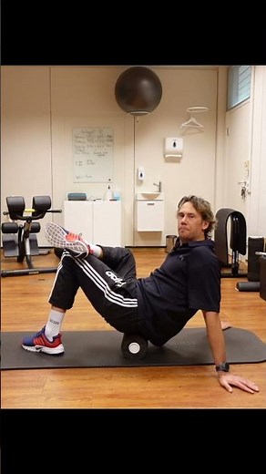 🔥 WITH THE FASCIA ROLLER – This is how you easily relieve sciatica pain! 😳😳 #sciatica #pain