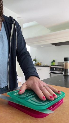 Kitchen hacks that ACTUALLY work to make cooking and feeding kids a little easier! My fav might be the last one... ⠀⠀⠀⠀⠀⠀⠀⠀⠀ recipes shown—Chocolate Zucchini Muffins, Pinwheels, Microwave eggs, Best Pasta Salad—are on yummytodddlerfood.com and my amazon storefront is linked in my profile ⠀⠀⠀⠀⠀⠀⠀⠀⠀ #kitchenhacks #easycooking #parenting #toddlerfood ⠀⠀⠀⠀⠀⠀⠀⠀⠀ ⠀⠀⠀⠀⠀⠀⠀⠀⠀