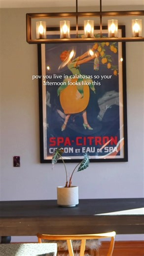 Living in the Mulholland Corridor of Calabasas is truly a social experience. The mountains surround you and the sun shines through the trees 🌳 DM for more info ℹ️ 📍Calabasas, CA