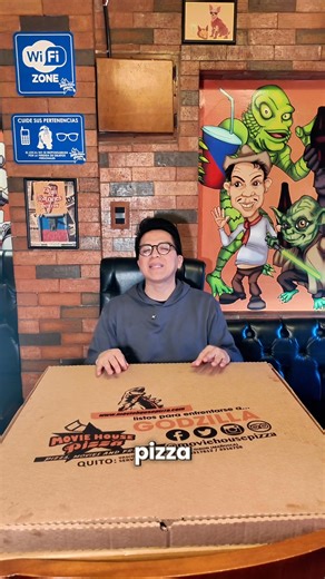 🍕👀 La Godzilla NO es una pizza… es un monstruo. 70 cm de puro sabor, la más grande de Quito. No entra en el carro, no cabe en el cuadro… pero sí entra tu antojo 😳🔥 Solo en Movie House Pizza. ❤️ Llámanos, visítanos o pide por la web 👉 www.moviehousepizza.com 📍 Granda Centeno – Vasco de Contreras y Francisco H. de Girón 📲 023317612 / 023316758 📍 Llano Grande | Av. García Moreno y 23 de Abril ( Frente al Conjunto Habitacional Aldea Verde ), 2do piso 🏙️ 📲 022837344 / 022837711 | MOVIE HOUS