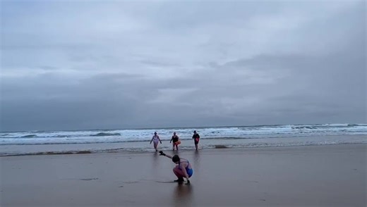 @❤️Steph @Lauren Walters will a cold water angel post dip do 😂 the snows melted