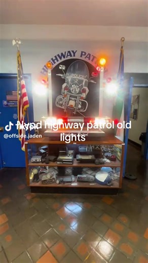 Old school NYPD lightbar and high riser. Not my video. #emergencylighting #fyp #911 #usa #police