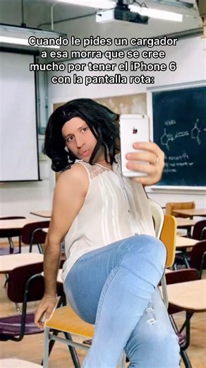 Cuando le pides un cargador a esa morra que tiene un iPhone 6 😂 #parati #comedia | Jorge Berzosa