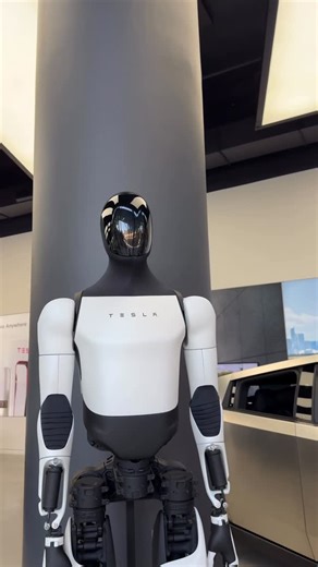 QUICK STYLE ® on Instagram: "Robots or Humans?"