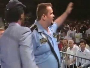 Big Boss Man beats down jobber 1989