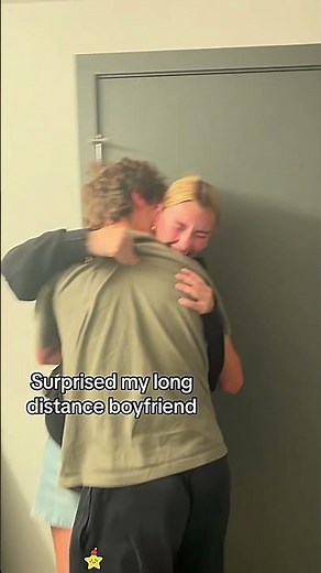 Surprised my long-distance love today✈️❤️#fyp #viral#love#girlfriend #usaus#homecoming