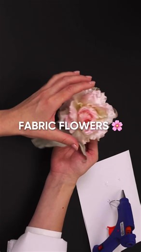 👇🏻Get a FREE video lesson on specifics of working with feathers! Would you like to learn how to create a similar embroidery with your hands? Come watch our free webinar “THE ART OF LUNEVILLE EMBROIDERY” and find out what Luneville embroidery is, and what you need to start doing it! Follow the link in bio to sign up and get a video lesson “Specifics of Working with Feathers” 🪶🎁