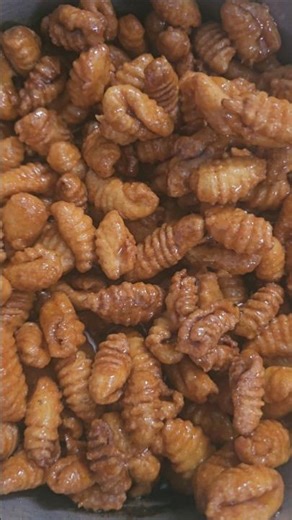 Sankranthi pindi vantalu #sankranthi #trending #viralvideo #shorts #food #love #divi #chef