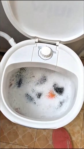 ₹350 की Mini Washing Machine 😳 सच में कपड़े सुखाती भी है? #shorts