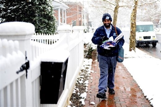 Postal Service urges Wisconsinites to help keep carriers safe during winter weather