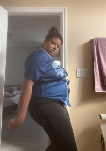 Slow Motion Money Pull Up Dance Challenge