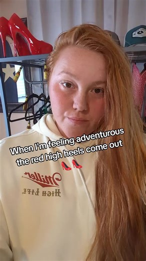 texasjolene30 (@texasjolene30)’s videos with Red High Heels - Kellie Pickler