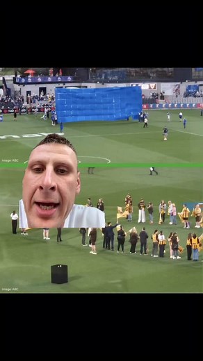 Not ideal running out through this | Dan Does Footy