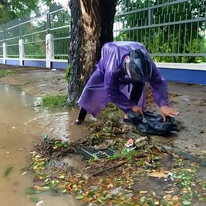 188K views · 6.9K reactions | Blocked a Flood Street To Clearing Leaves And Debris #asmr #drains #Drainage #cleaning #satisfying | F C M | Facebook